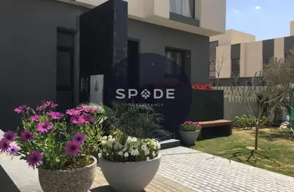 تاون هاوس - 3 غرف نوم - 4 حمامات للبيع في كمبوند البروج - كمبوندات الشروق - مدينة الشروق - القاهرة