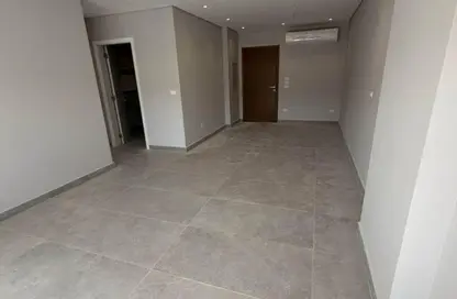 Apartment - 3 Bedrooms - 3 Bathrooms for sale in Village West - Sheikh Zayed Compounds - Sheikh Zayed City - Giza