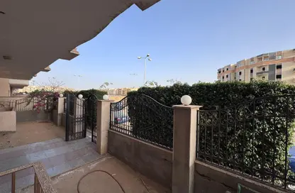 شقة - 3 غرف نوم - 2 حمامات للبيع في المجاورة الاولي - المنطقة الرابعة - مدينة الشروق - القاهرة