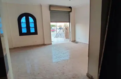 منزل مزدوج - 8 غرف نوم - 6 حمامات للبيع في طريق المنطقة الصناعية - السنترال - المنطقة الصناعية - مدينة 6 أكتوبر - الجيزة