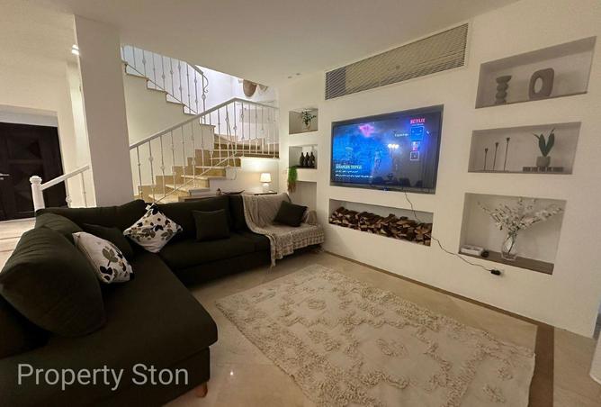 90728073 - Property Image 2