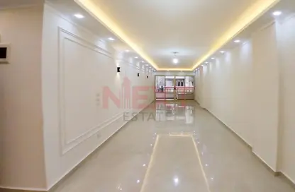 شقة - 3 غرف نوم - 2 حمامات للبيع في شارع مصطفي كامل - سموحة - حي شرق - الاسكندرية