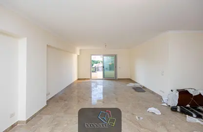 Apartment - 3 Bedrooms - 3 Bathrooms for rent in Kafr Abdo St. - Kafr Abdo - Roushdy - Hay Sharq - Alexandria