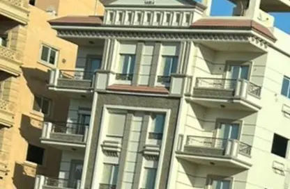 شقة - 3 غرف نوم - 2 حمامات للبيع في المجاورة الاولي - الحي الرابع غرب - مدينة الشروق - القاهرة