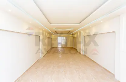 Apartment - 3 Bedrooms - 2 Bathrooms for rent in Bolkly - Hay Sharq - Alexandria Apartment - 3 Bedrooms - 2 Bathrooms for rent in Bolkly - Hay Sharq - Alexandria