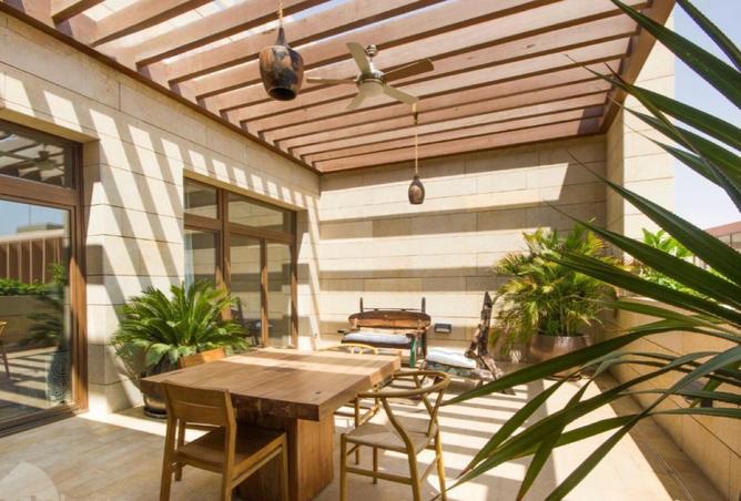 98002505 - Property Image 2