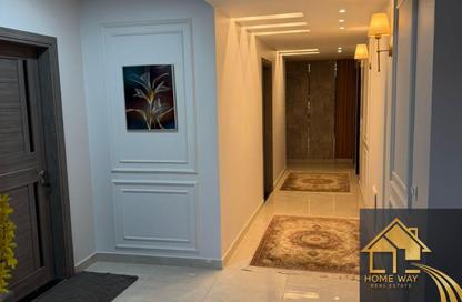 شقة - 3 غرف نوم - 3 حمامات للايجار في جاليريا  مون فالى - المستثمرين الجنوبية - مدينة القاهرة الجديدة - القاهرة