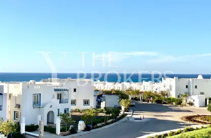 Chalet - 2 Bedrooms - 2 Bathrooms for sale in Mountain View - Ras Al Hekma - North Coast