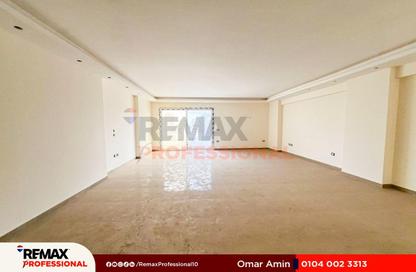 Apartment - 3 Bedrooms - 2 Bathrooms for sale in Kerdahy St. - Roushdy - Hay Sharq - Alexandria