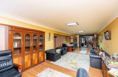 Apartment - 3 Bedrooms - 3 Bathrooms for sale in Smouha - Hay Sharq - Alexandria