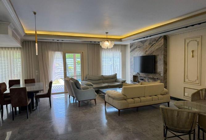 Furnished Town House with Pool for rent in Hydepar – pohled 2