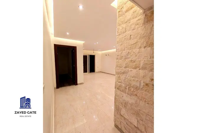 102621041 - Property Image 2