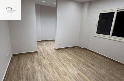 Apartment - 3 Bedrooms - 3 Bathrooms for rent in Mostashareen - North Investors Area - New Cairo City - Cairo