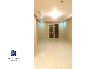 شقة - 3 غرف نوم - 2 حمامات للايجار في المستثمر الصغير - الحي العاشر - الشيخ زايد - الجيزة شقة - 3 غرف نوم - 2 حمامات للايجار في المستثمر الصغير - الحي العاشر - الشيخ زايد - الجيزة