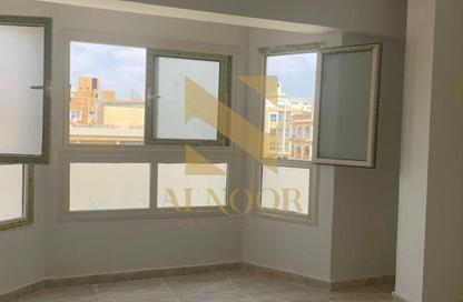 Apartment - 3 Bedrooms - 2 Bathrooms for rent in Street 10 - 11th District - Sheikh Zayed City - Giza