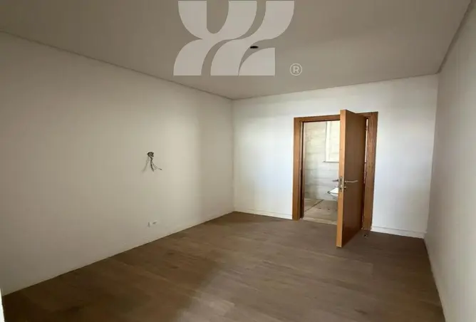 121656426 - Property Image 2