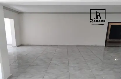 شقة - 3 غرف نوم - 1 حمام للايجار في شارع سيد زكريا - شيراتون المطار - النزهة - القاهرة شقة - 3 غرف نوم - 1 حمام للايجار في شارع سيد زكريا - شيراتون المطار - النزهة - القاهرة