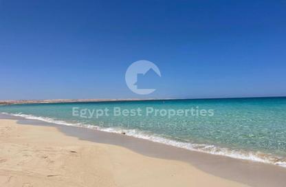 Chalet - 2 Bedrooms - 2 Bathrooms for sale in Ramla - Ras Al Hekma - North Coast