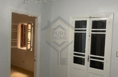 Apartment - 3 Bedrooms - 1 Bathroom for sale in Moharam Bek Alley - Moharam Bek - Hay Wasat - Alexandria