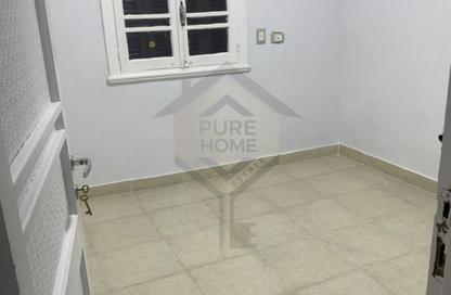 Apartment - 3 Bedrooms - 1 Bathroom for sale in Moharam Bek Alley - Moharam Bek - Hay Wasat - Alexandria