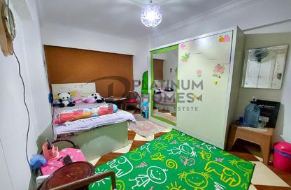 Apartment - 3 Bedrooms - 1 Bathroom for sale in Al Nasr St. - Smouha - Hay Sharq - Alexandria