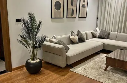 شقق فندقية - 3 غرف نوم - 3 حمامات للبيع في الجار - كمبوندات الشروق - مدينة الشروق - القاهرة