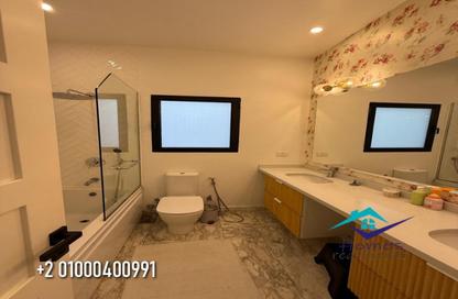Townhouse - 4 Bedrooms - 3 Bathrooms for sale in New Giza - Cairo Alexandria Desert Road - 6 October City - Giza