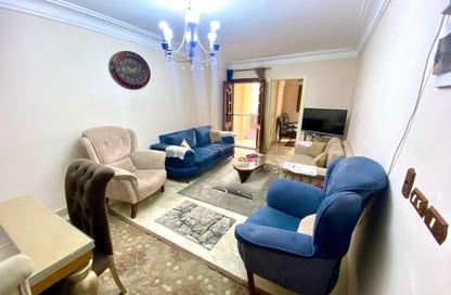 شقة - 3 غرف نوم - 1 حمام للايجار في شارع حسين شيرين - جناكليس - حي شرق - الاسكندرية