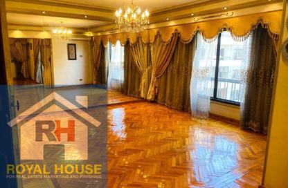 Apartment - 3 Bedrooms - 2 Bathrooms for sale in Ammar Ibn Yasser St. - El Hegaz Square - El Nozha - Cairo