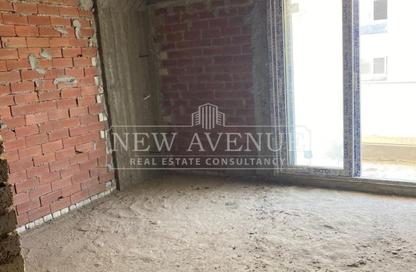 Apartment - 2 Bedrooms - 2 Bathrooms for sale in Mountain View iCity - 5th Settlement Compounds - The 5th Settlement - New Cairo City - Cairo