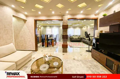 Apartment - 3 Bedrooms - 2 Bathrooms for rent in Garden City Smouha St. - Smouha - Hay Sharq - Alexandria