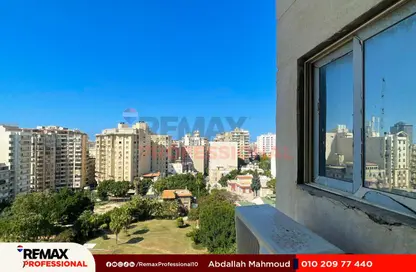 شقة - 3 غرف نوم - 2 حمامات للايجار في شارع سانت جين - كفر عبده - رشدي - حي شرق - الاسكندرية