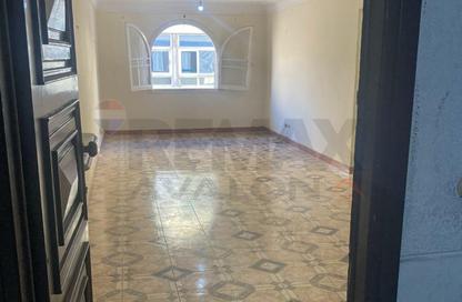 Apartment - 3 Bedrooms - 1 Bathroom for sale in Seyouf - Hay Awal El Montazah - Alexandria