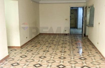 Apartment - 3 Bedrooms - 1 Bathroom for sale in Seyouf - Hay Awal El Montazah - Alexandria