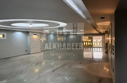 شقة - 3 غرف نوم - 3 حمامات للايجار في ميدان نجيب محفوظ - العجوزة - الجيزة