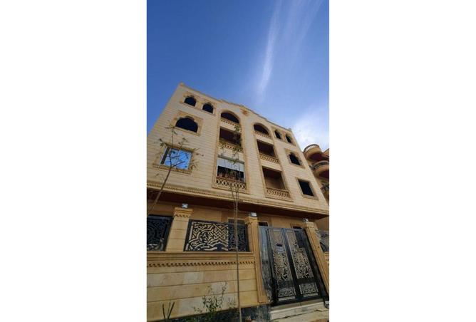 82610855 - Property Image 3