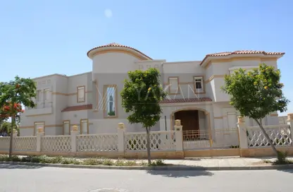 فيلا - 6 غرف نوم - 5 حمامات للبيع في حياة ريزيدنس - شارع التسعين الشمالي - التجمع الخامس - مدينة القاهرة الجديدة - القاهرة