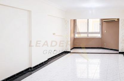 Apartment - 2 Bedrooms - 2 Bathrooms for rent in Al Nasr St. - Smouha - Hay Sharq - Alexandria