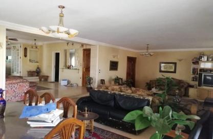 Apartment - 4 Bedrooms - 2 Bathrooms for sale in Hassan Ma'moon St. - 6th Zone - Nasr City - Cairo
