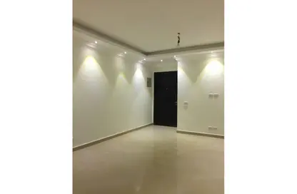Apartment - 2 Bedrooms - 1 Bathroom for rent in Tag Sultan - Ring Road - Cairo