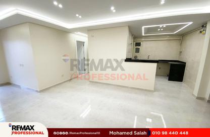 Apartment - 3 Bedrooms - 2 Bathrooms for rent in Al Geish Road - Camp Chezar - Hay Wasat - Alexandria