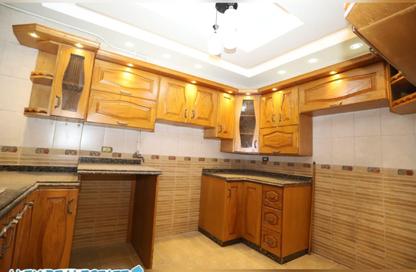 Apartment - 4 Bedrooms - 3 Bathrooms for rent in Shaarawy St. - Laurent - Hay Sharq - Alexandria