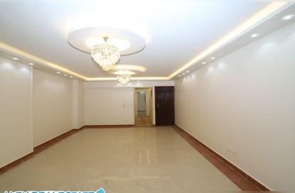 Apartment - 4 Bedrooms - 3 Bathrooms for rent in Shaarawy St. - Laurent - Hay Sharq - Alexandria