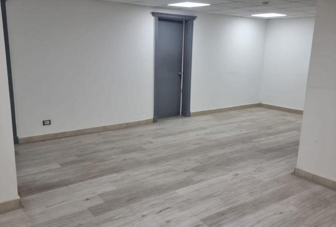 98825203 - Property Image 3