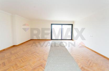 Apartment - 4 Bedrooms - 3 Bathrooms for sale in 14th of May Bridge - Smouha - Hay Sharq - Alexandria