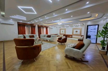 Apartment - 4 Bedrooms - 4 Bathrooms for sale in Mohandessin - Giza
