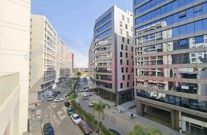 بناية كاملة - استوديو - 1 حمام للايجار في وان قطامية - كمبوندات القطامية - القطامية - مدينة القاهرة الجديدة - القاهرة