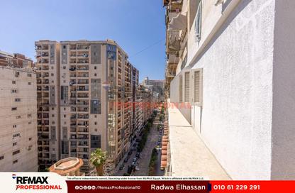Apartment - 4 Bedrooms - 2 Bathrooms for sale in Al Fath St. - Janaklees - Hay Sharq - Alexandria