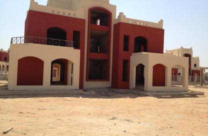 Villa - 4 Bedrooms - 3 Bathrooms for sale in Cairo Alexandria Desert Road - 6 October City - Giza Villa - 4 Bedrooms - 3 Bathrooms for sale in Cairo Alexandria Desert Road - 6 October City - Giza