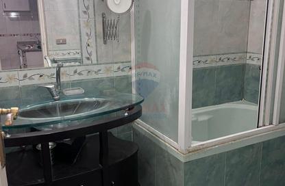 Apartment - Studio - 1 Bathroom for rent in Mahmoud Azmy St. - Zamalek - Cairo